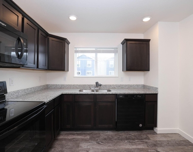 21155 Gosling Road - Photo Thumbnail 8