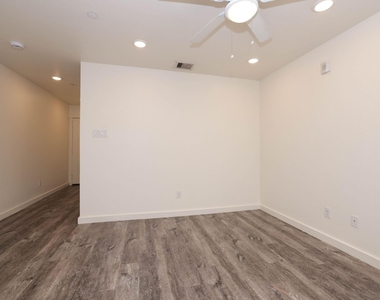 21155 Gosling Road - Photo Thumbnail 5