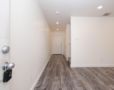 21155 Gosling Road - Photo Thumbnail 3