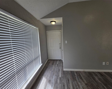 1614 Brickarbor Drive - Photo Thumbnail 4