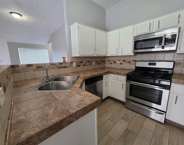 1614 Brickarbor Drive - Photo Thumbnail 10