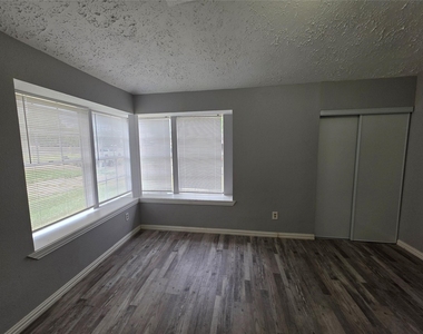 1614 Brickarbor Drive - Photo Thumbnail 23