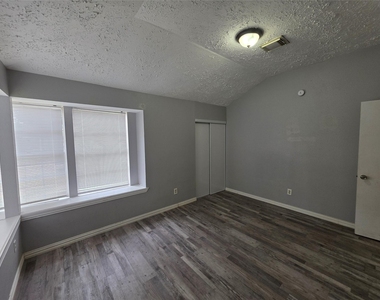 1614 Brickarbor Drive - Photo Thumbnail 22