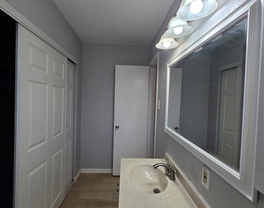 1614 Brickarbor Drive - Photo Thumbnail 18
