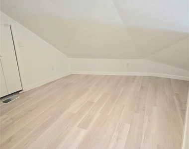 2104 Hedgerose Lane - Photo Thumbnail 21
