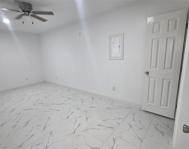 2104 Hedgerose Lane - Photo Thumbnail 19
