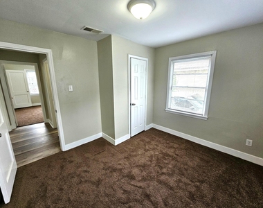 202 N Logan Street - Photo Thumbnail 18