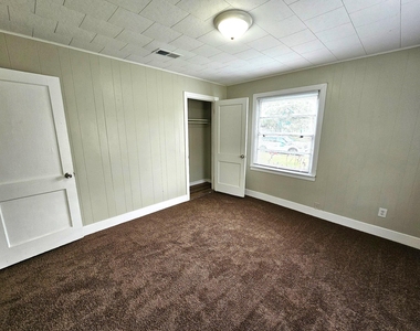 202 N Logan Street - Photo Thumbnail 16