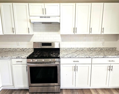 202 N Logan Street - Photo Thumbnail 10
