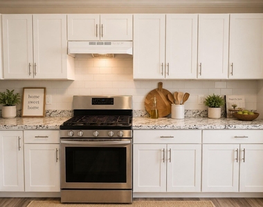 202 N Logan Street - Photo Thumbnail 9
