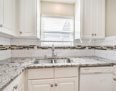 12500 Brookglade Circle - Photo Thumbnail 17