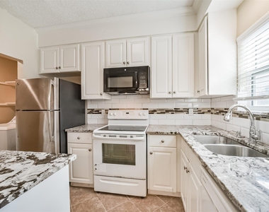 12500 Brookglade Circle - Photo Thumbnail 14