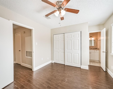 12500 Brookglade Circle - Photo Thumbnail 30