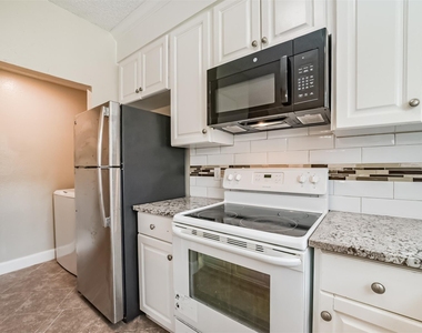 12500 Brookglade Circle - Photo Thumbnail 16