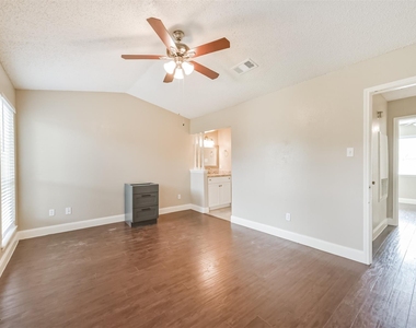 12500 Brookglade Circle - Photo Thumbnail 22