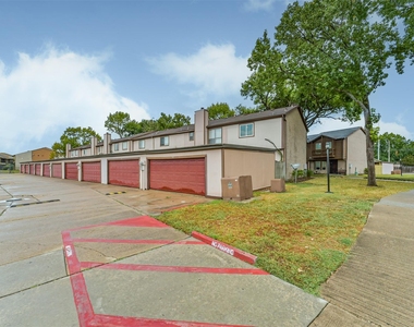 12500 Brookglade Circle - Photo Thumbnail 5