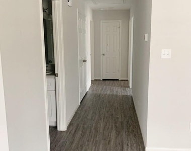 3902 Bennington Street - Photo Thumbnail 8