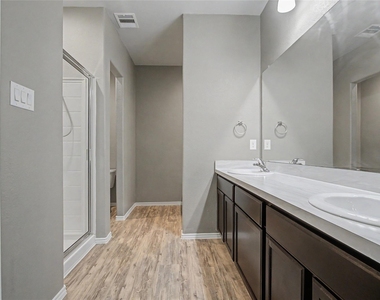 20926 Corisande Street - Photo Thumbnail 16