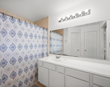 13910 Sac Court - Photo Thumbnail 9
