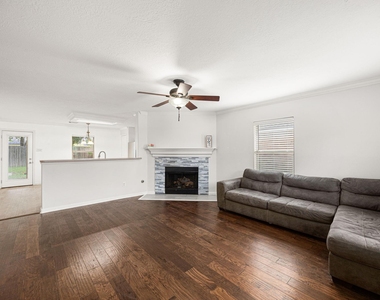 13910 Sac Court - Photo Thumbnail 2