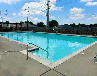 1114 Canyon Heights Court - Photo Thumbnail 12