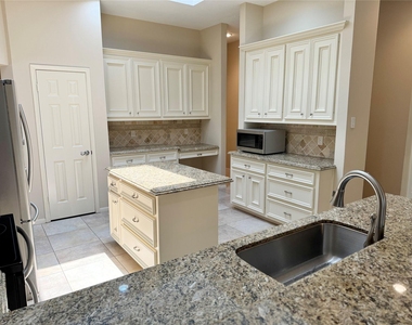 1114 Canyon Heights Court - Photo Thumbnail 5