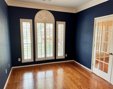1114 Canyon Heights Court - Photo Thumbnail 8