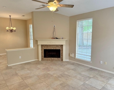 1114 Canyon Heights Court - Photo Thumbnail 6