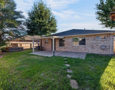 5046 Shadowdale Drive - Photo Thumbnail 23