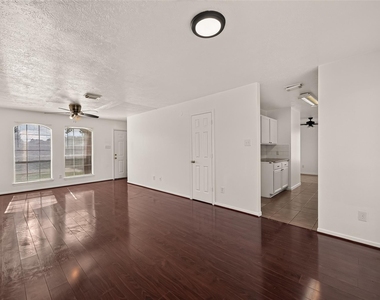 6515 Amberfield Lane - Photo Thumbnail 9
