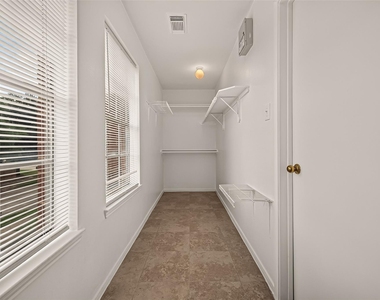 6515 Amberfield Lane - Photo Thumbnail 35