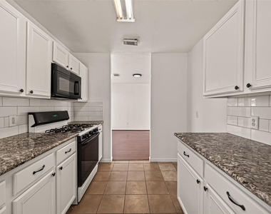 6515 Amberfield Lane - Photo Thumbnail 14
