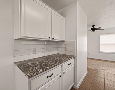 6515 Amberfield Lane - Photo Thumbnail 13
