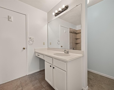 6515 Amberfield Lane - Photo Thumbnail 32