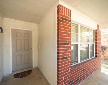 17531 Hoover Gardens Drive - Photo Thumbnail 5