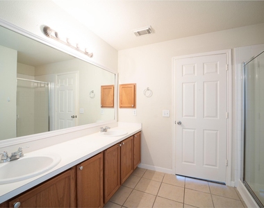 17531 Hoover Gardens Drive - Photo Thumbnail 20