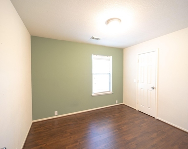 17531 Hoover Gardens Drive - Photo Thumbnail 28