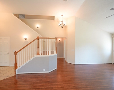 17531 Hoover Gardens Drive - Photo Thumbnail 15