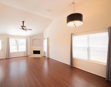 17531 Hoover Gardens Drive - Photo Thumbnail 12