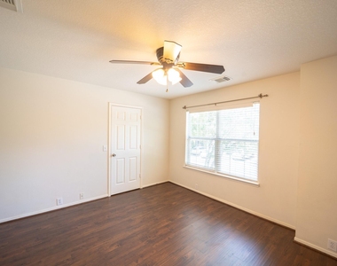 17531 Hoover Gardens Drive - Photo Thumbnail 25