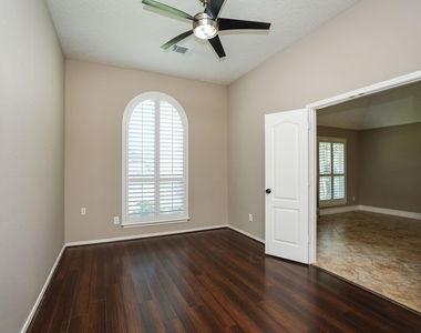 17510 Forest Vine Court - Photo Thumbnail 15