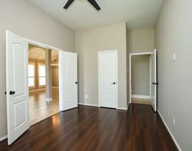17510 Forest Vine Court - Photo Thumbnail 16
