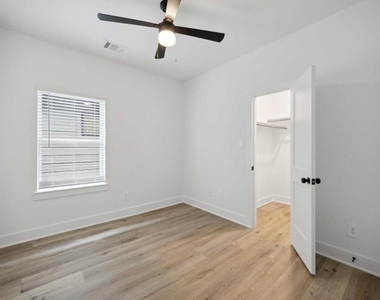 8021 Cora Street - Photo Thumbnail 17