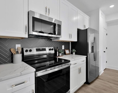 8021 Cora Street - Photo Thumbnail 4