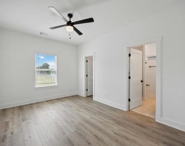 8021 Cora Street - Photo Thumbnail 18