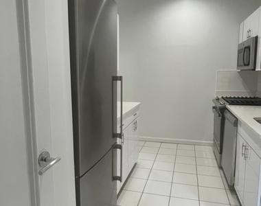 West 58th Street - Photo Thumbnail 2