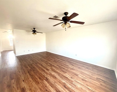 20706 Settlers Lake Circle N - Photo Thumbnail 23