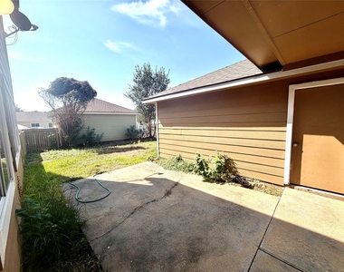20706 Settlers Lake Circle N - Photo Thumbnail 9