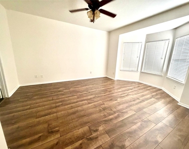 20706 Settlers Lake Circle N - Photo Thumbnail 17