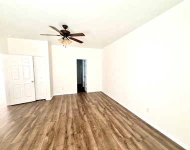 20706 Settlers Lake Circle N - Photo Thumbnail 16
